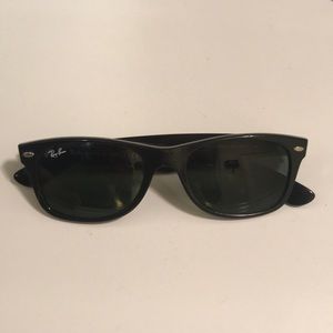 Ray Ban New Wayfarer Classic Sunglasses